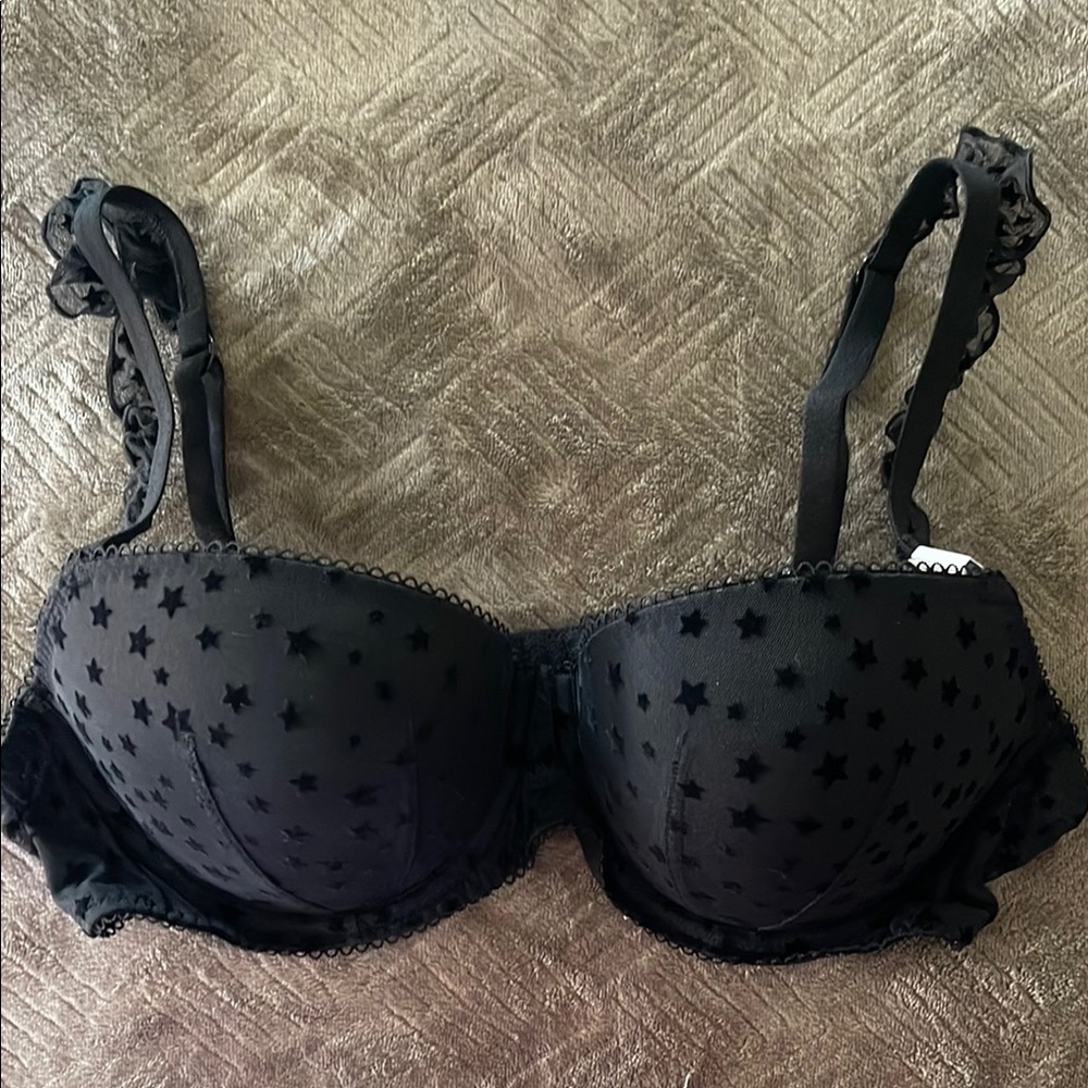 PINK Victoria’s Secret Black Star Patterned Bra 38B NWT